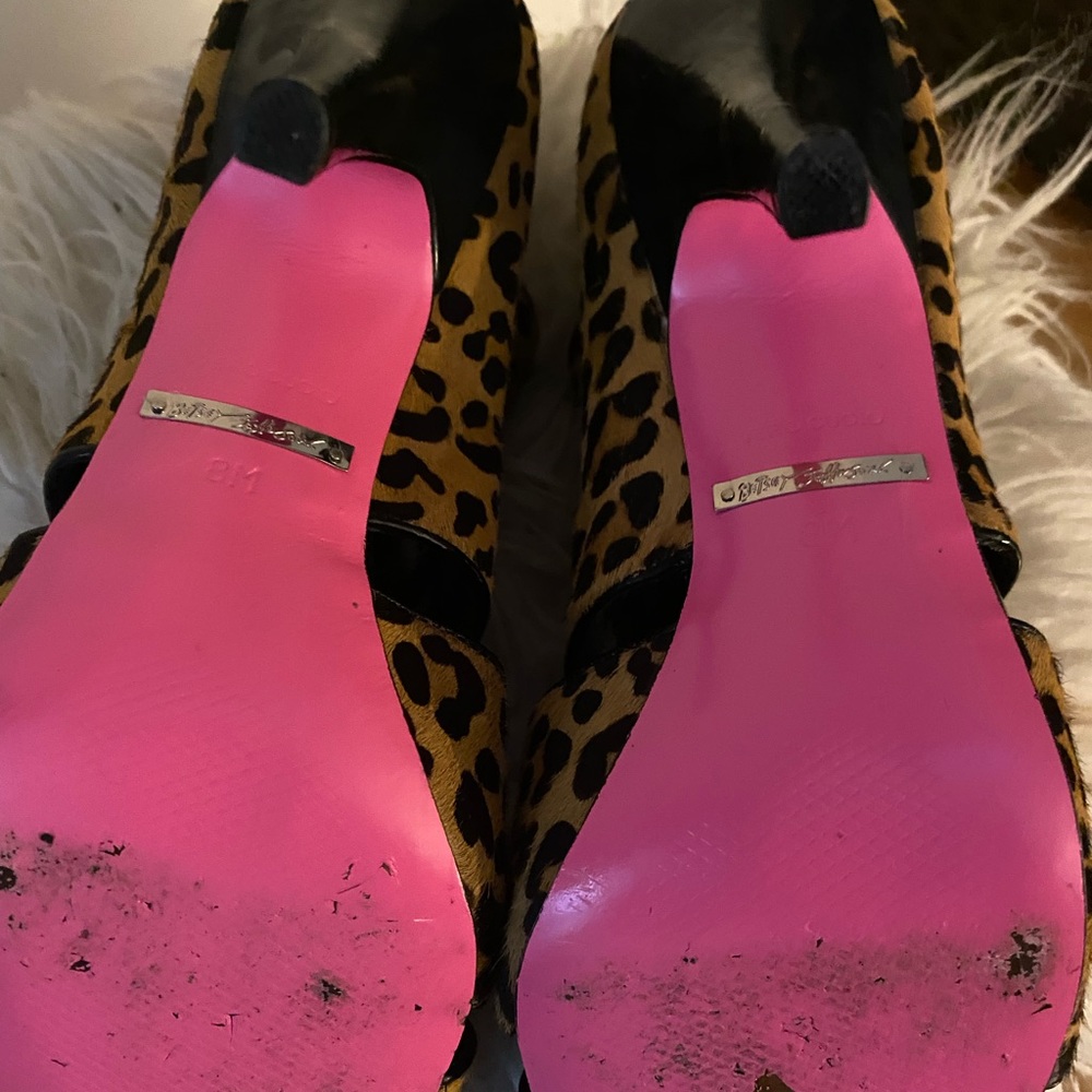 Shoes - Picture 8 of 8